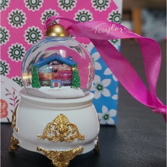 Offical Taylor Swift LOVER SNOW GLOBE Ornament NEW IN BOX RARE Christmas Holiday - Picture 1 of 8